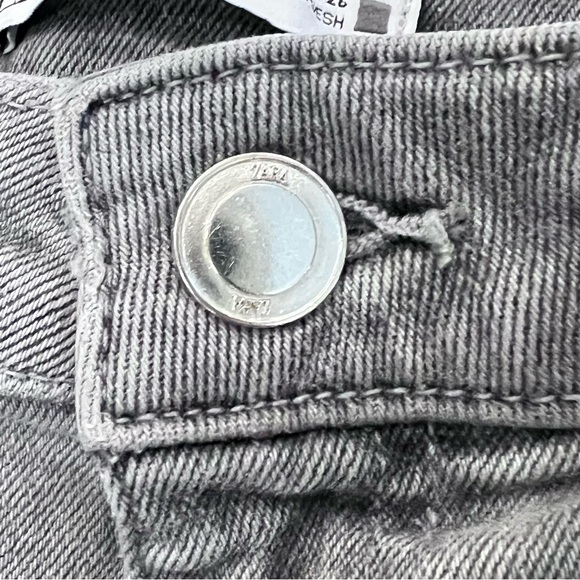 Zara Straight leg Cropped Jeans in grey/ women’s size 4 - Picture 5 of 9